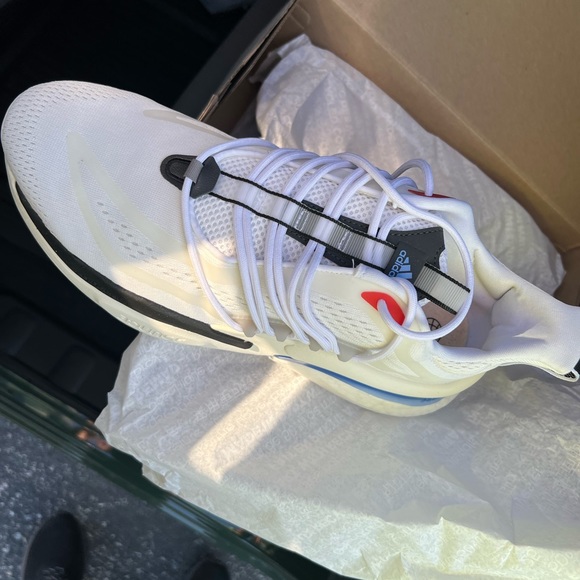 Adidas AlphaBoost V1 - Picture 4 of 6